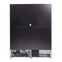 Armoire à boissons totalement noire avec 3 portes battantes chauffantes