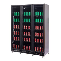 Armoire à boissons totalement noire avec 3 portes battantes