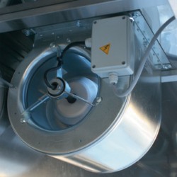 Hotte murale professionnelle, avec moteur, 1500 x 700 mm Diverso WR-K157-D72