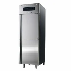 réfrigérateur 350+350 litres en inox, GN 2/1, -2°/+8°C