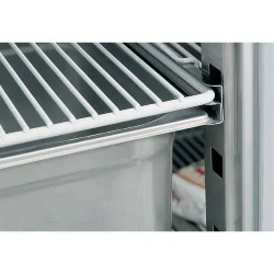 Table frigorifique ventilée, 4 portes GN 1/1, 550 Lit.