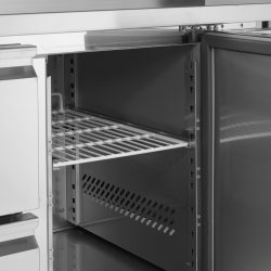 Comptoir Réfrigéré Inox GN1/1, Température -2 à +8°C, 2230x700x960 mm, Capacité 616/393 L, avec Étagères