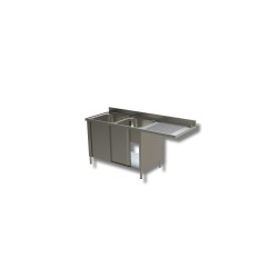 Plonge 2 bacs à gauche sur placard de rangement porte coulissante et passage lave vaisselle à droite Dim : 180  x  70  x  85  cm