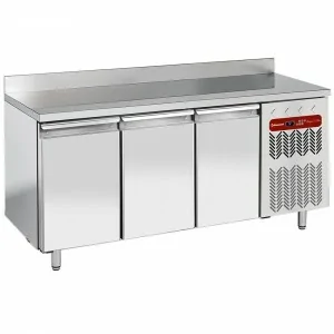 Tour patissier adossé avec plan inox